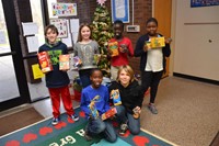 Robert Frost Students Embrace Season of Giving